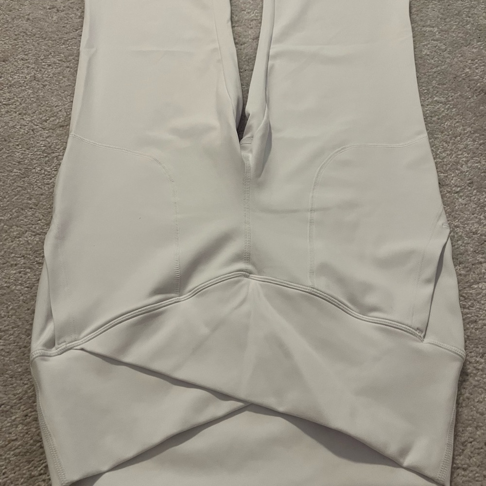 Brand new halará leggings fits a 27-28” waist